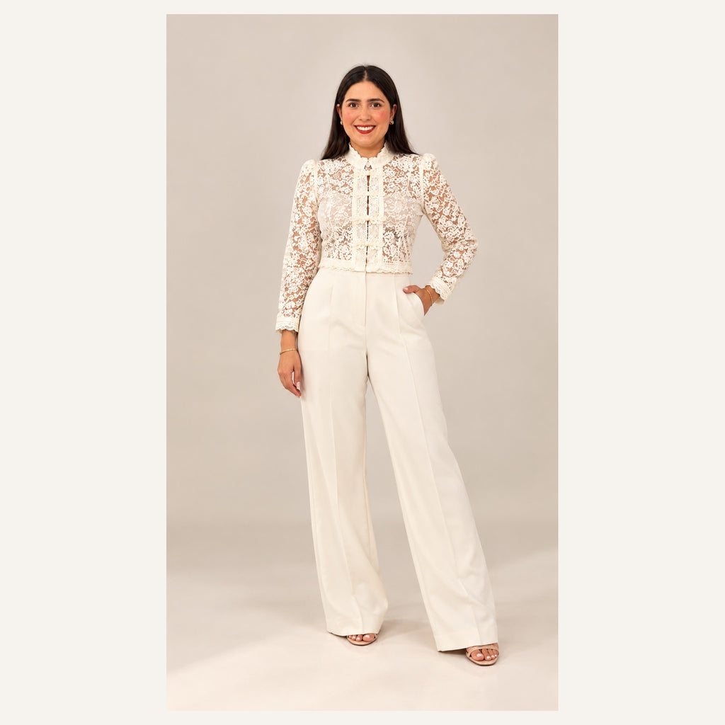 Blusa Napoleón de Encaje Crema con Detalles Florales