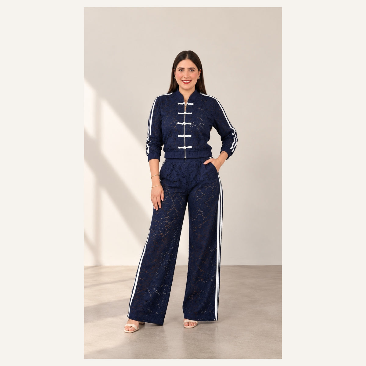 Conjunto de Encaje con Rayas Laterales – Azul Marino