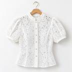 Blusa Blanca de Encaje Floral con Mangas Abullonadas