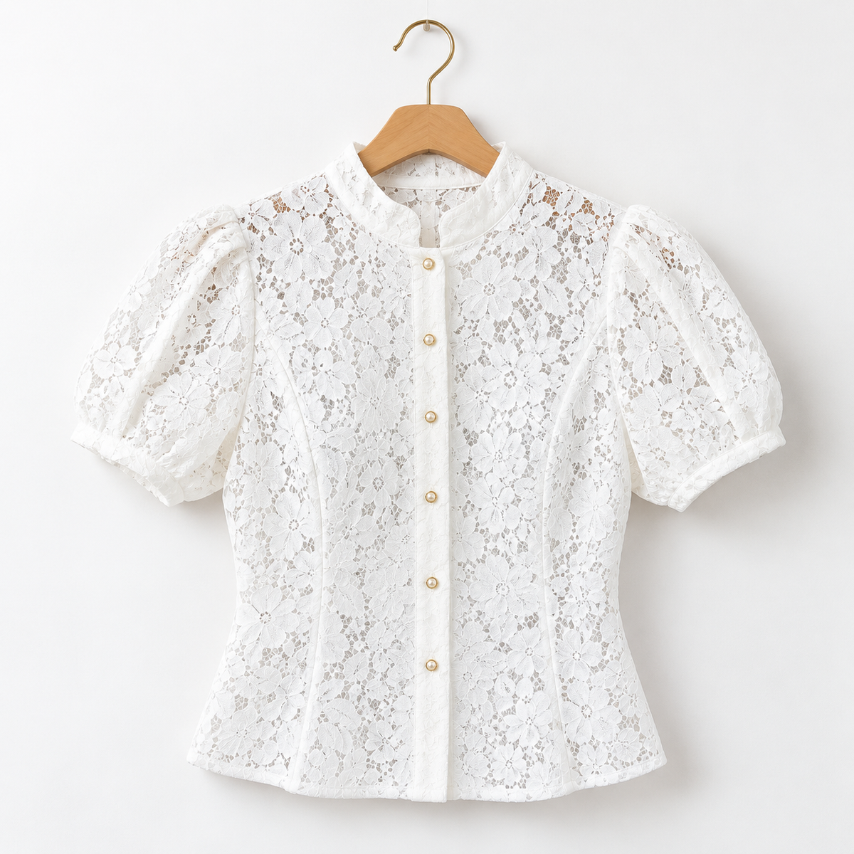 Blusa Blanca de Encaje Floral con Mangas Abullonadas