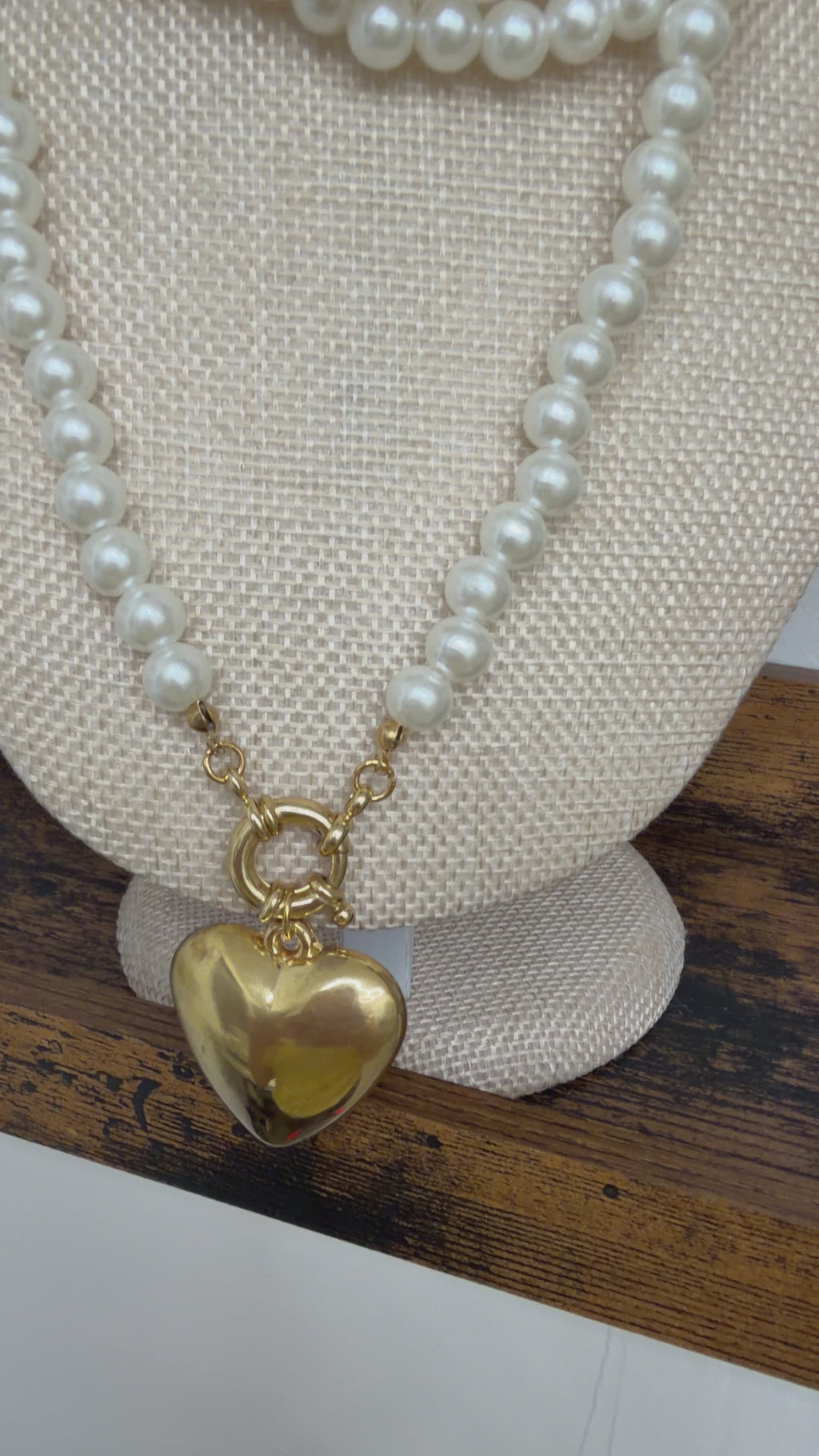 Perla Blanca – White Pearl Heart Pendant Necklace